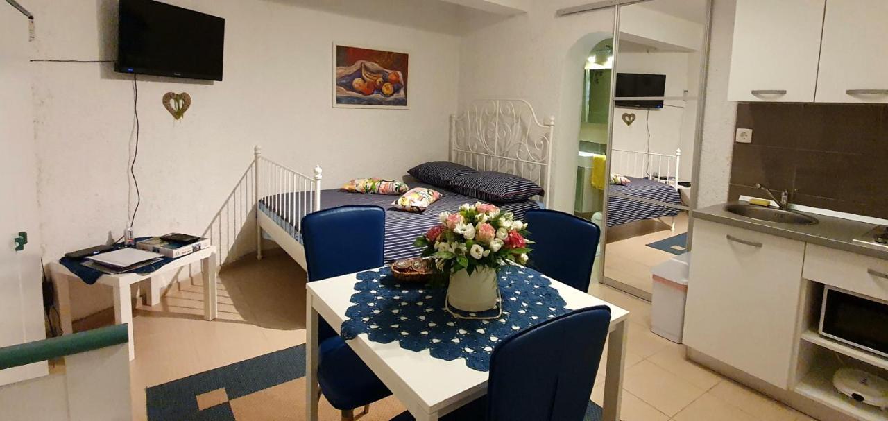 Apartments Dora Crikvenica Exterior photo